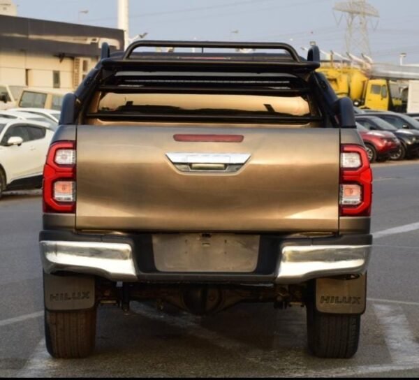 Toyota Hilux Pickup - Image 2