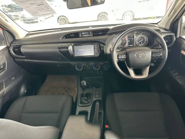 Toyota Hilux 2022 - Image 3